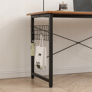 Scrivania per computer con ganci, stile Loft industriale, finitura rustica marrone.