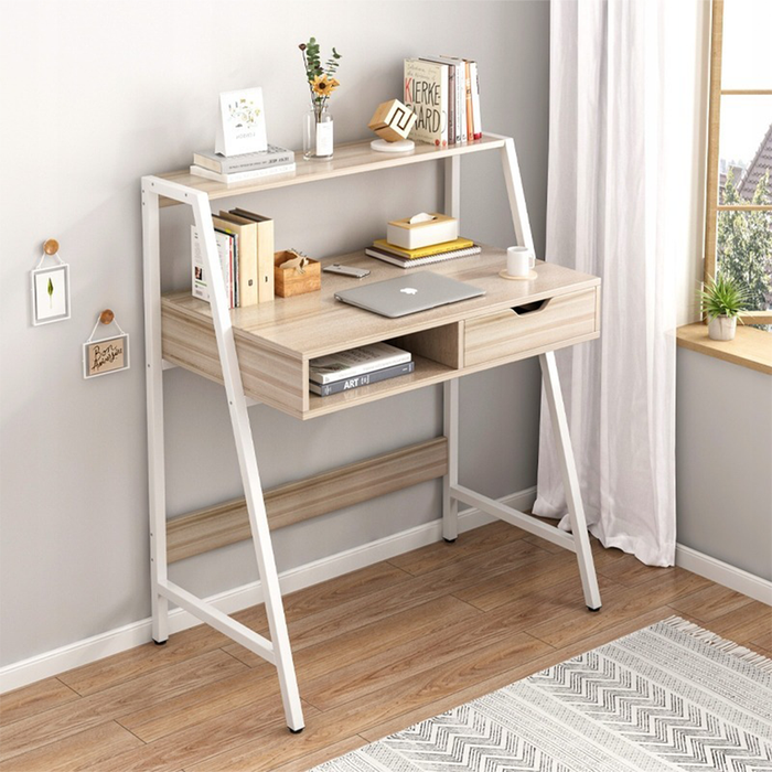 Scrivania 81x50x100 cm in finitura marrone, compatta e funzionale.