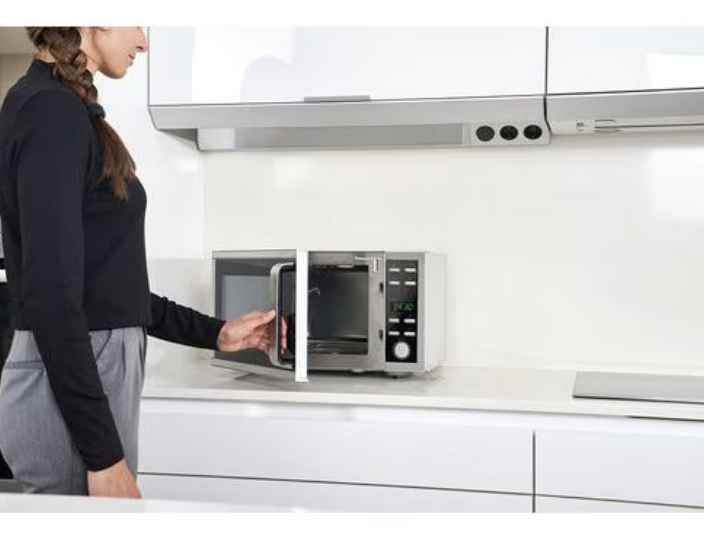 Black & decker bxmz901e forno microonde 900w inox spazzolato, 9 programmi, con grill, 25 litri