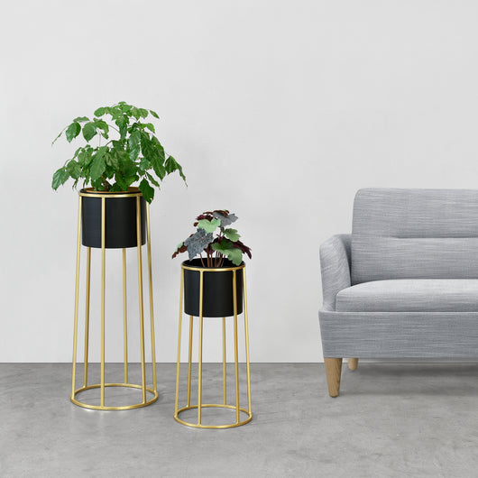 Set di 2 Portavasi in Metallo di Forma Rotonda Supporto in Color Oro per Piante in 2 Altezze Diverse con Coprivaso Nero