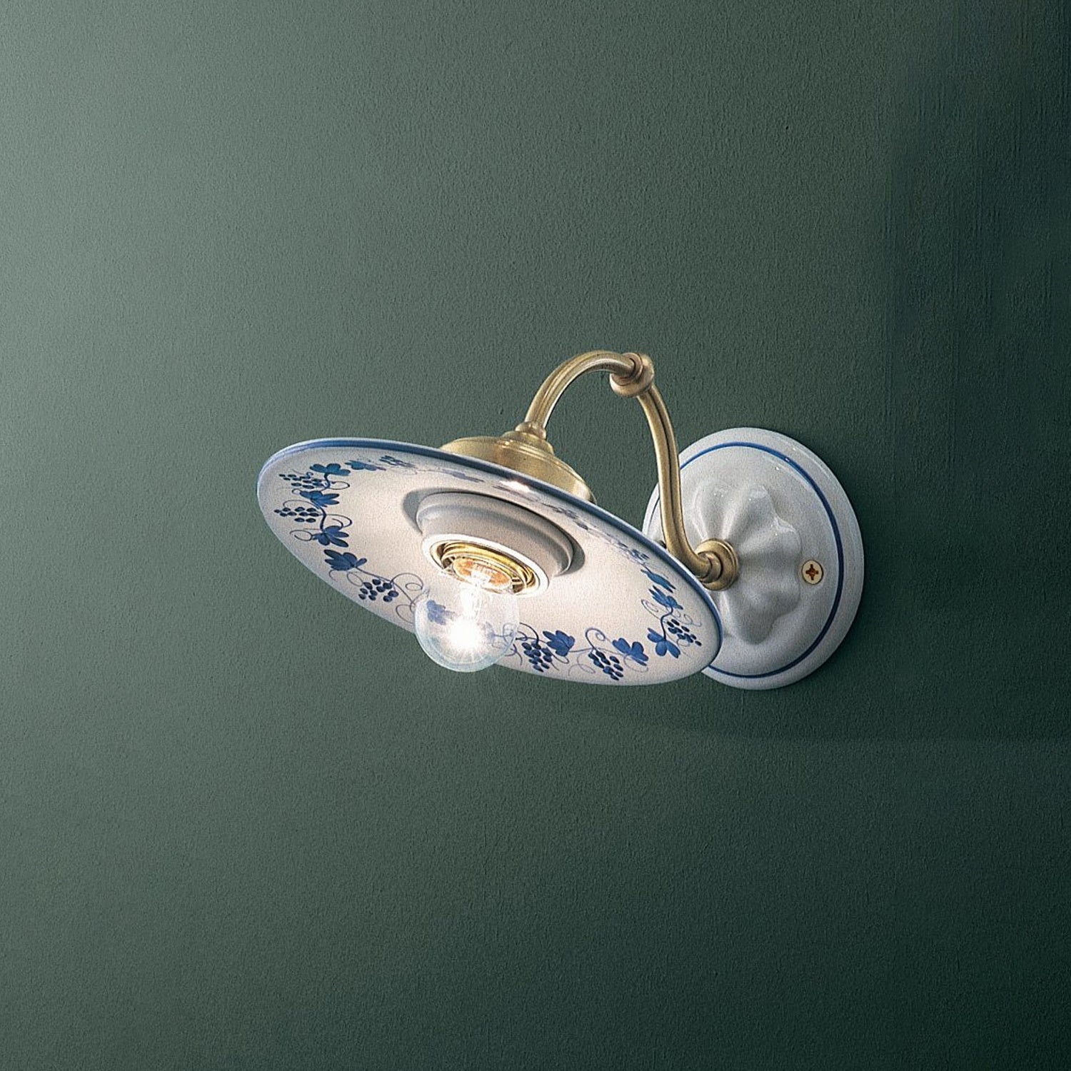 Applique Classica Asti Ceramica E Ottone Satinato Decorato Filo Blu 1 Luce E27