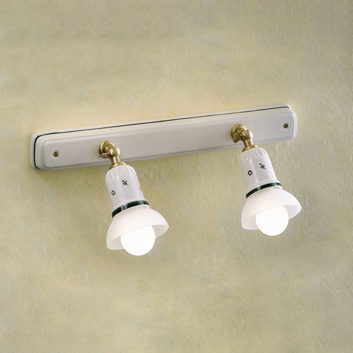 Applique Classica Savona Ceramica E Ottone Satinato 2 Luci E14