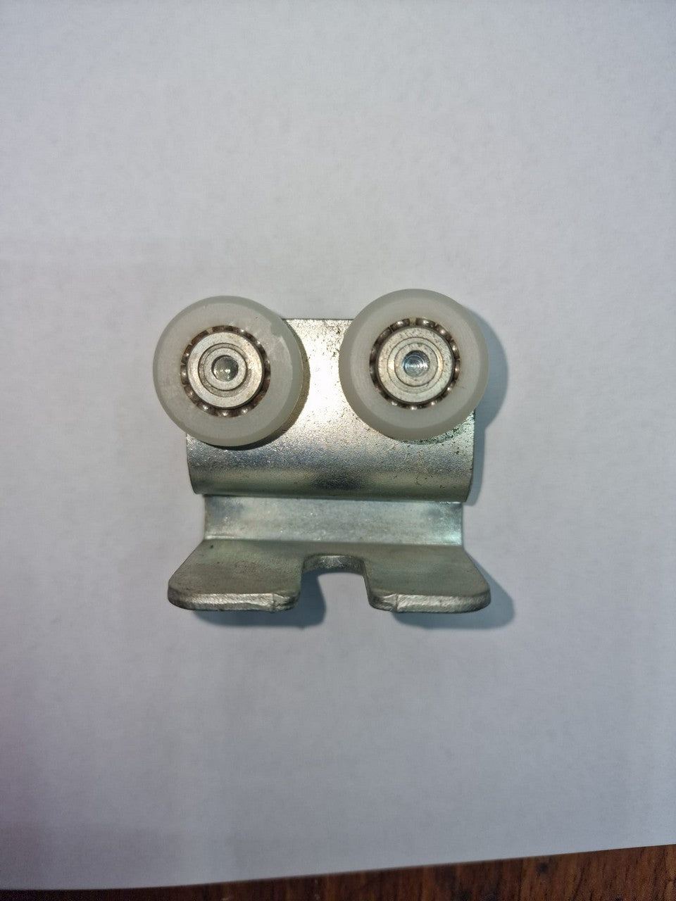 CARRELLO A 4 RUOTE PER PORTE E CANCELLI MM.24