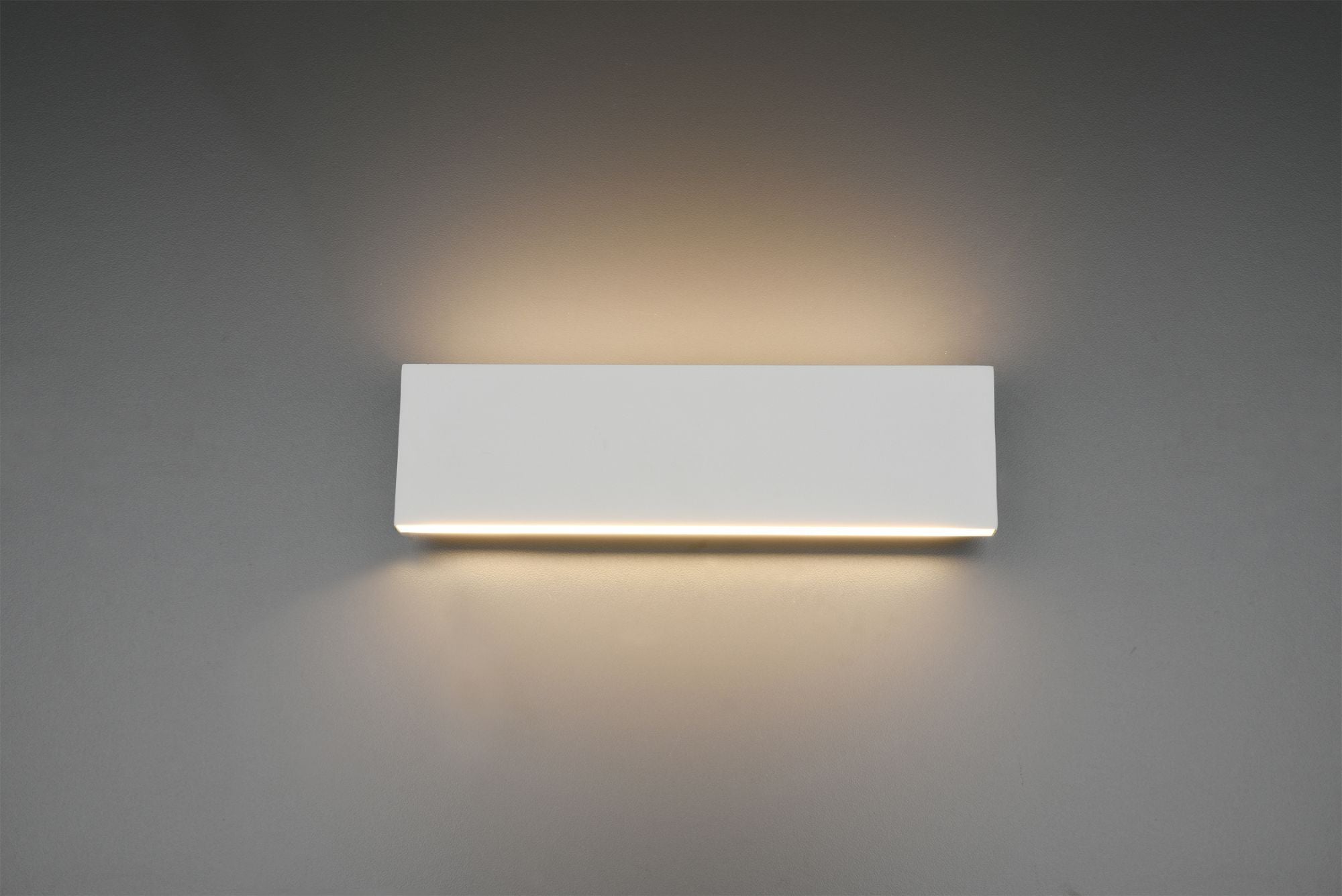CONCHA APPLIQUE LED 6W · 2x 600lm, 3000K BI-EMISSIONE METALLO COLORE BIANCO CON REGOLAZIONE D'INTENSITA' 3 STEP AD INTERRUTTORE L. 28CM P. 4,5CM