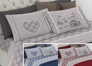 Completo Lenzuola Letto Pensieri Delicati 100% Cotone Dis.Chalet - Piazza E Mezza - Rosso
