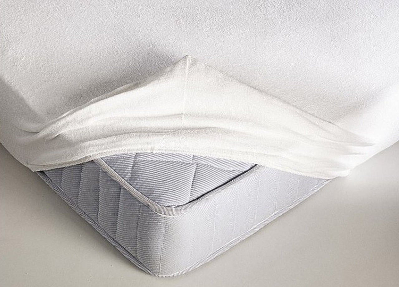 Coprimaterasso Con Maxi Angoli Elasticizzati Modello Quick Liscio - Matrimoniale - Quick