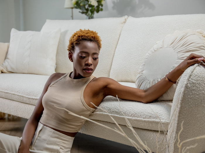 Cosmopolitan Design - Divano "Vienna" 2 posti in bouclé nero 