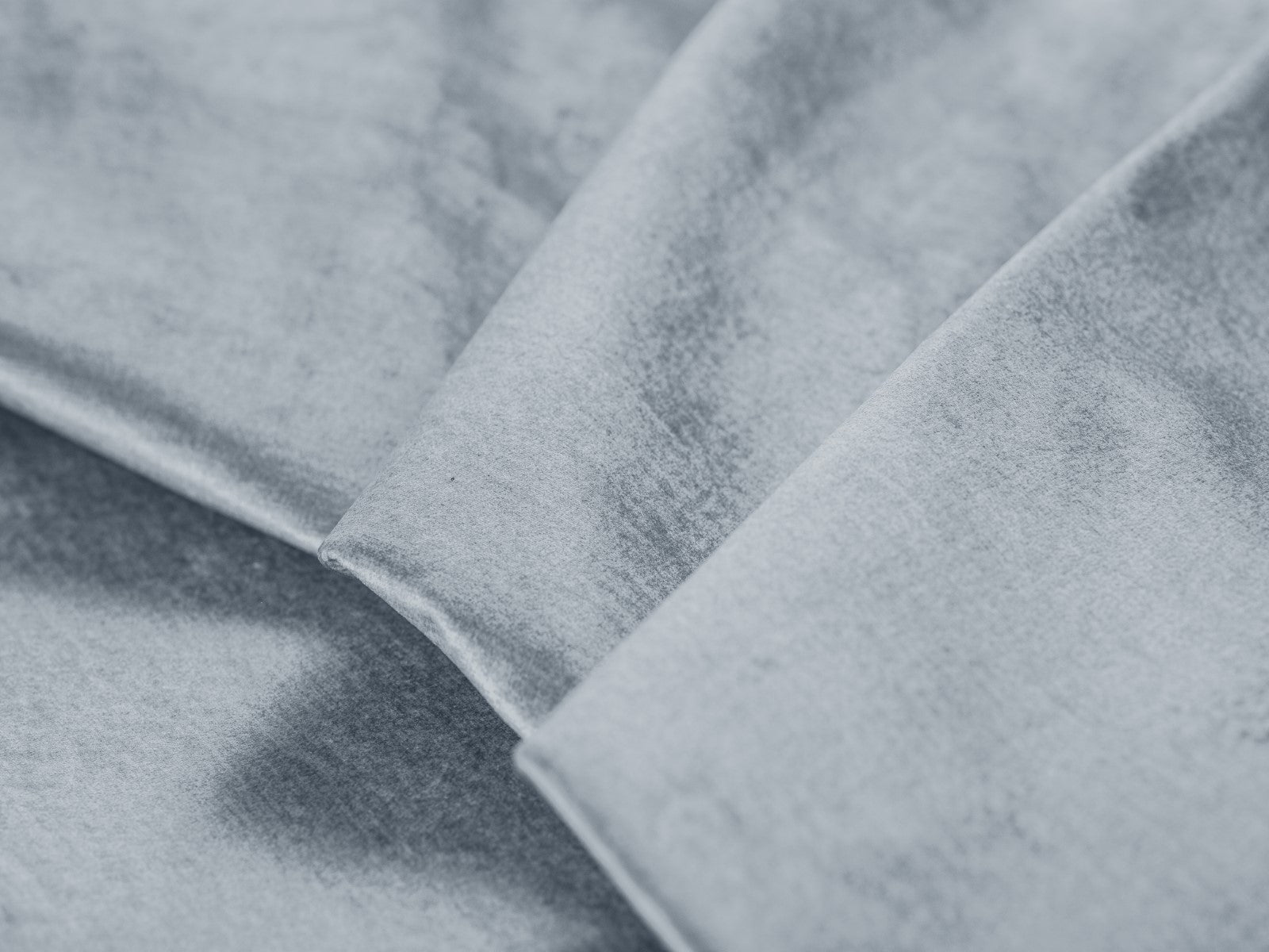 Cosmopolitan Design - Divano convertibile angolare sinistro con contenitore "Clinton" 5 posti in velluto azzurro 