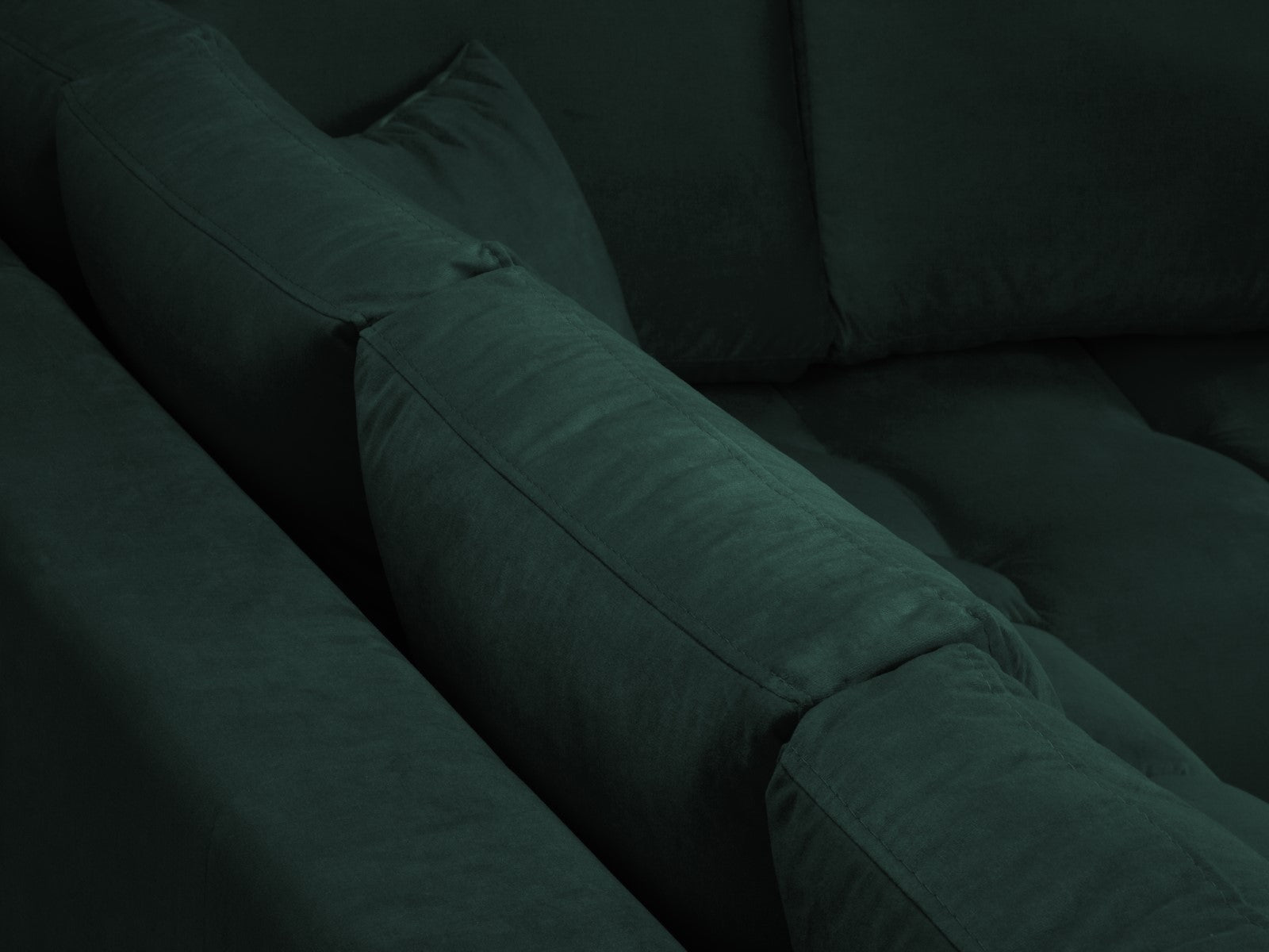 Cosmopolitan Design - Divano angolare destro "Hastings" 5 posti in velluto verde bottiglia 