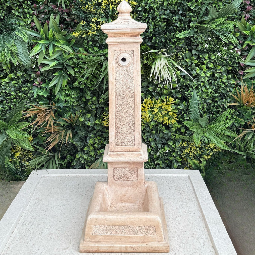 Fontana calcestruzzo cemento senza rubinetto 28x36xh.80cm modello emone esterno