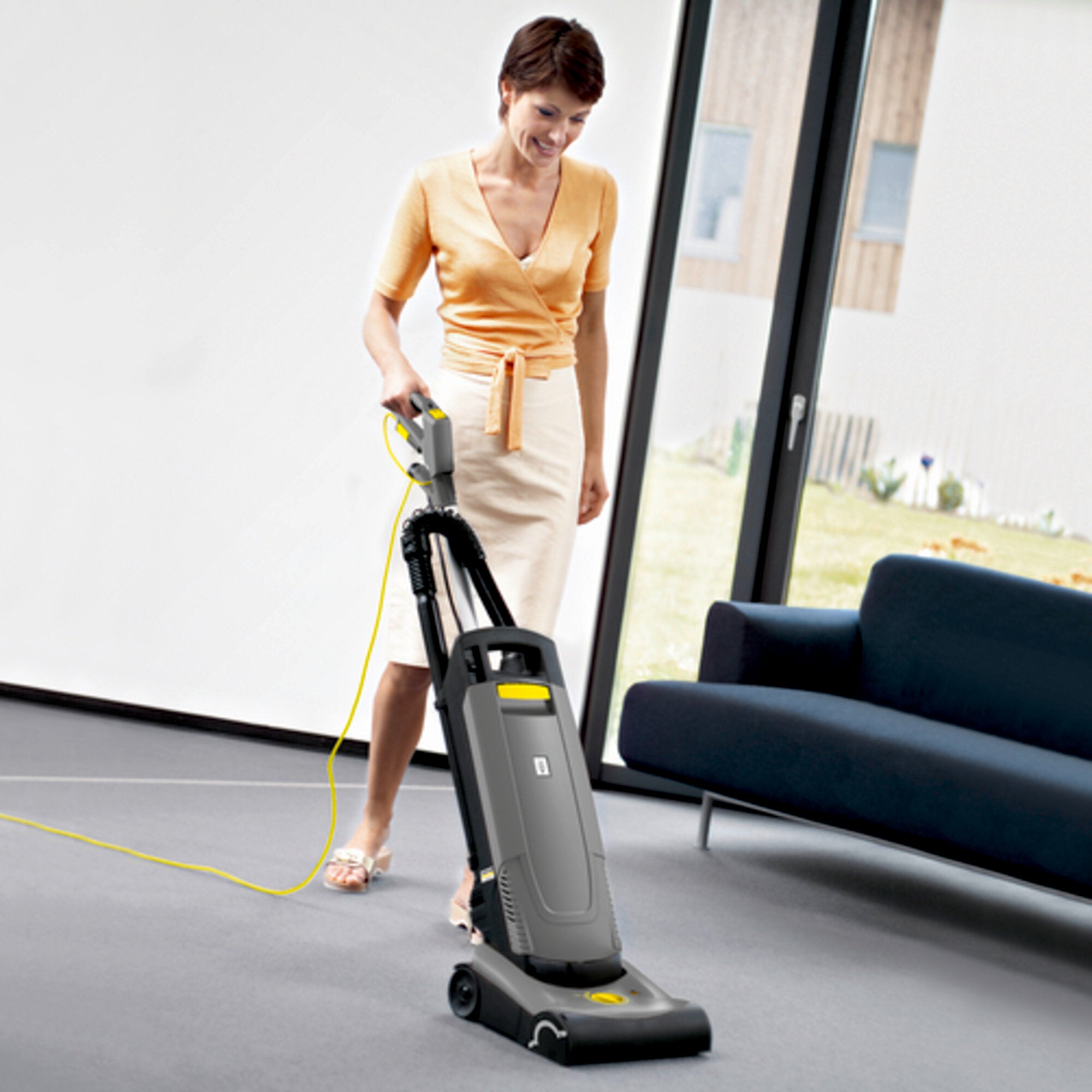 KARCHER Battitappeto Professionale CV 30/1 - Allacciamento elettrico: 220  240 / 50  60 V / Hz - Larghezza di lavoro: 30 cm - Aspirazione: 193 / 19.3 mbar / kPa