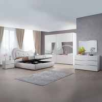 Camera da letto Galatea con letto imbottito contenitore e armadio 2 ante scorrevoli con specchi bianco e particolari glitter