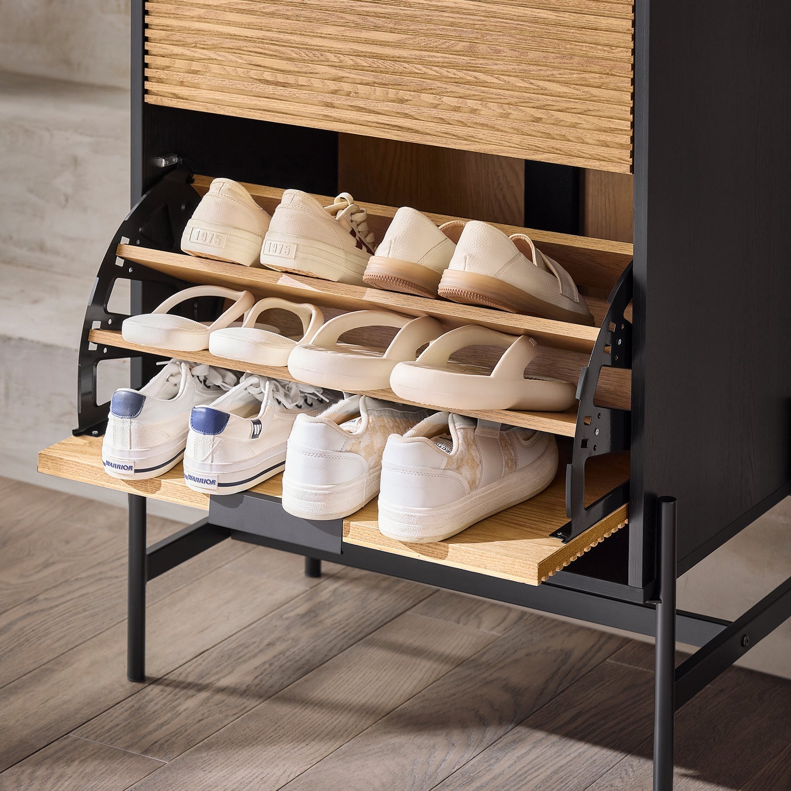 SoBuy Scarpiera da ingresso Cassettiera con 1 cassetto e 2 ribalte per ingresso, corridoio e soggiorno Nero 64x40x115 cm HFSR03-SCH