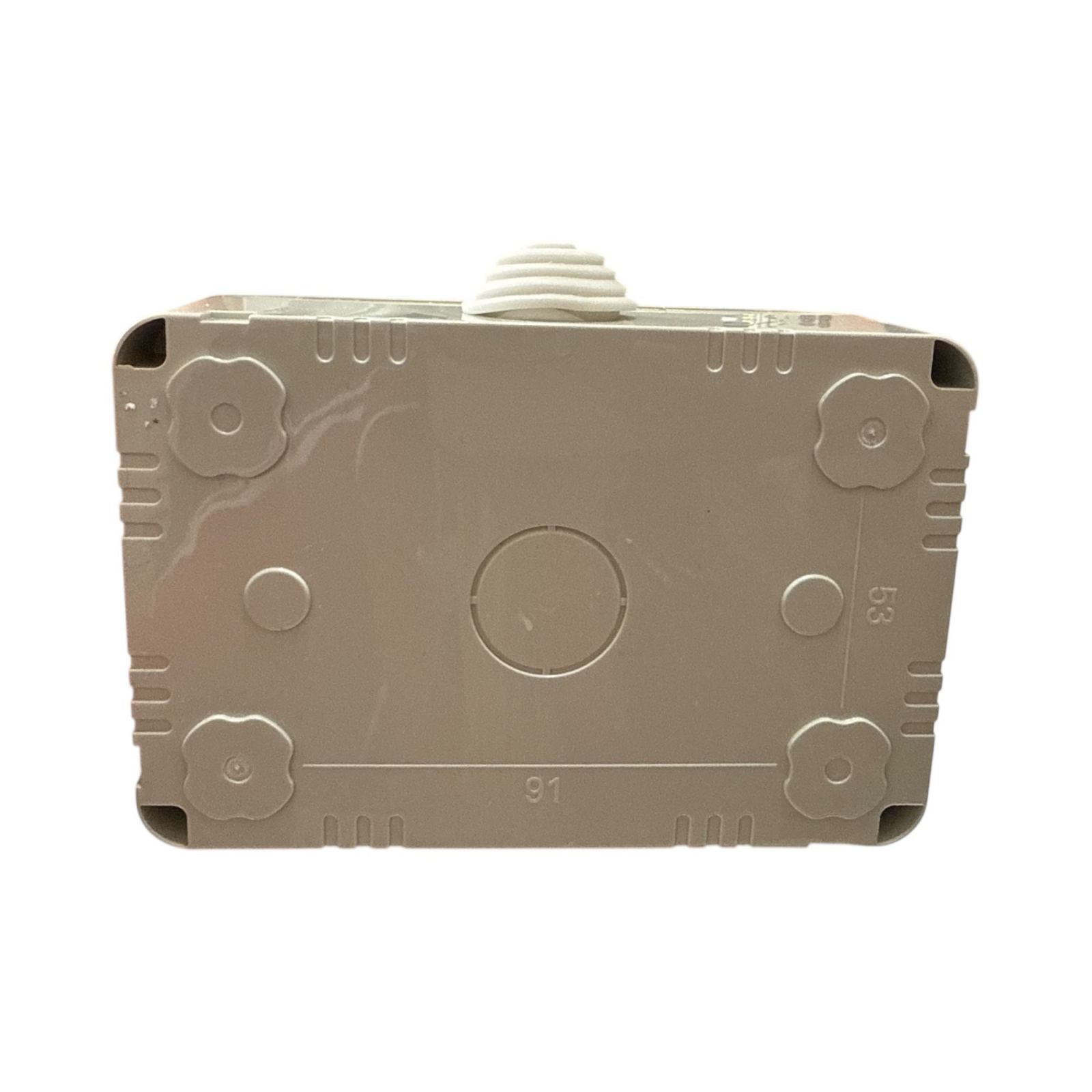 Cassetta elettrica pronta all'uso per interni IP40 presa 1 Schuko + 2 Bipasso