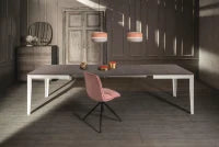 E-STYLO Tavolo allungabile con top marmo antracite in melaminico e base in metallo bianco, 80cm X 130/290cm H. 76cm.