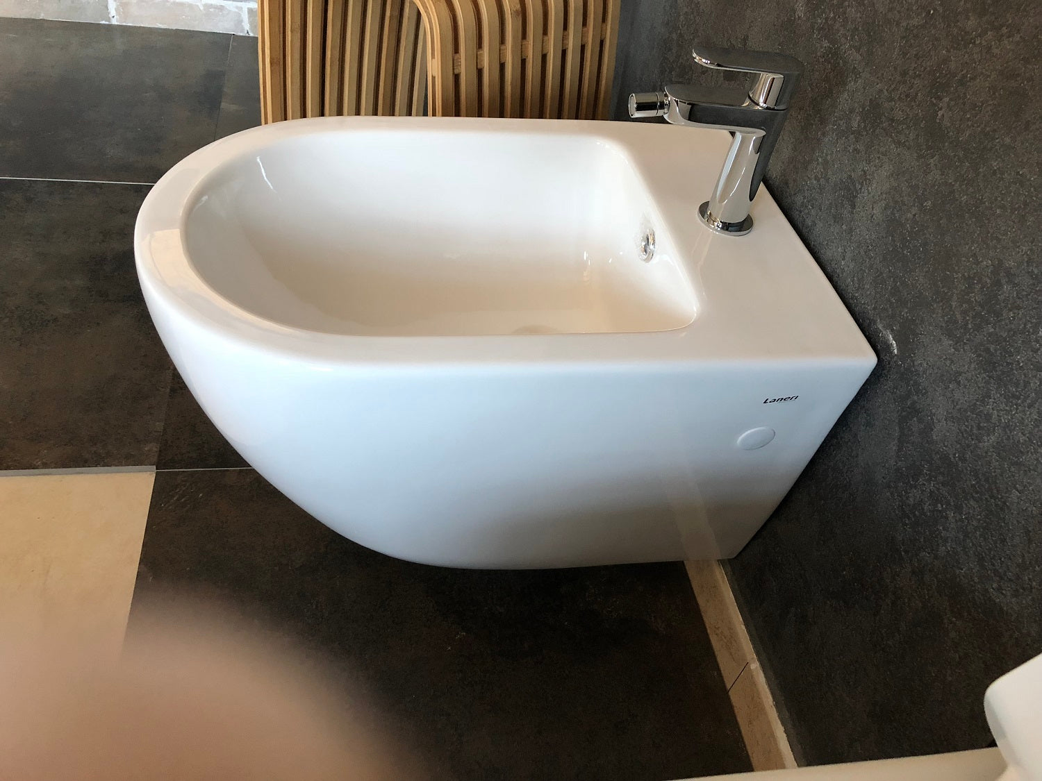 Coppia di sanitari wc e bidet sospesi ceramica SICENA NEBET