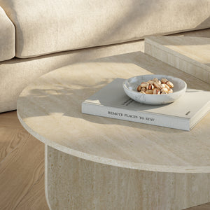 Tavolino Basso da Salotto Tondesdaslo con 2 Piani Semicircolari di Diverse Misure - Travertino [en.casa]