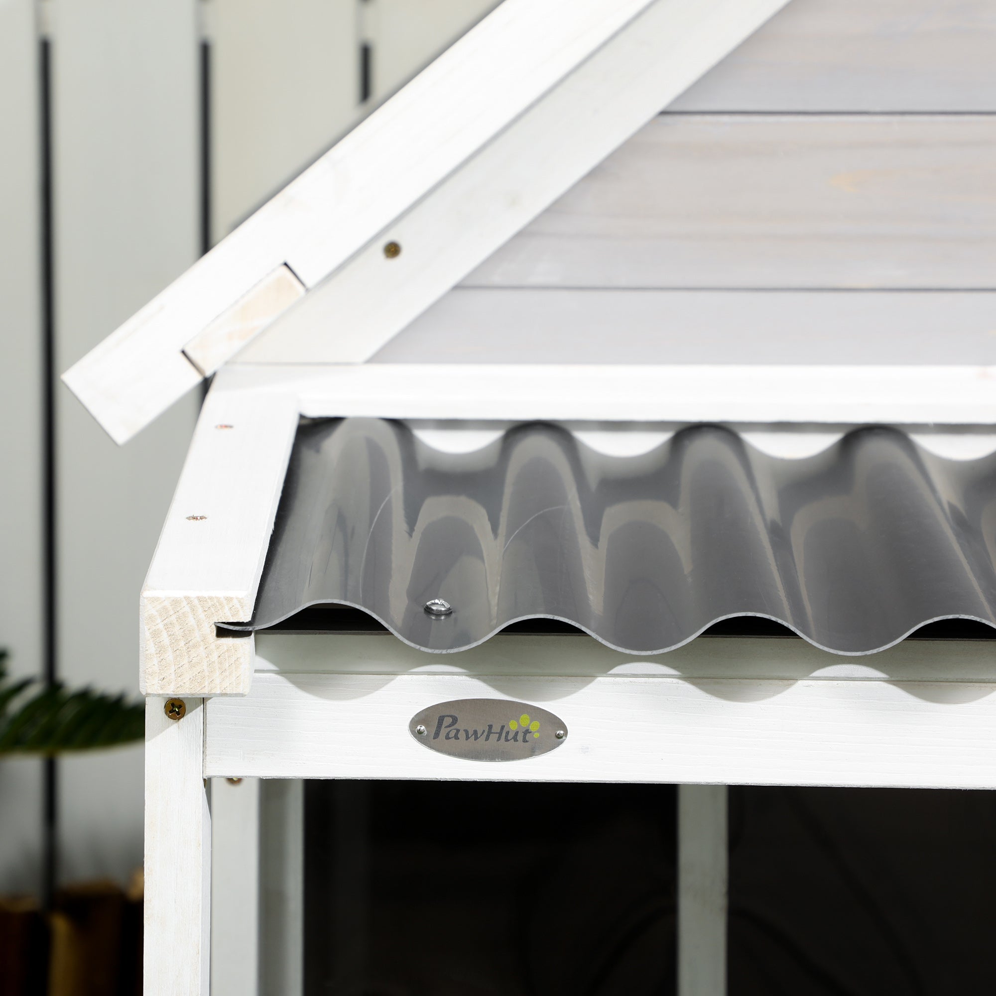 Easycomfort Cuccia per Cani da Esterno in Legno e PVC con Portico e Finestre, 126x118x105cm, Grigio