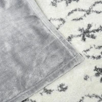 Coperta in Flanella 330 GSM Reversibile per uso Interno ed Esterno, 203x152x0.5 cm, Grigio