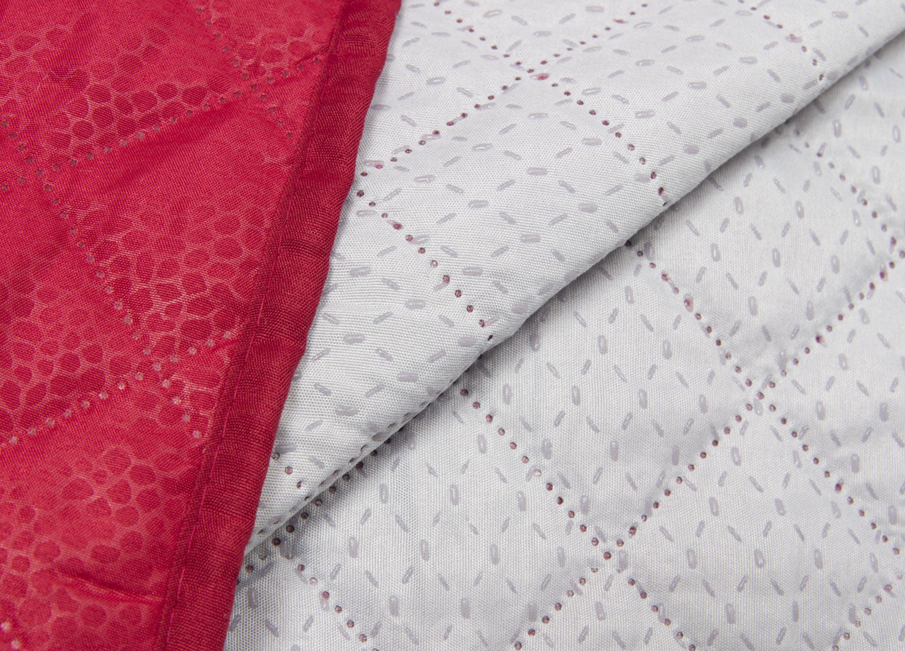 Copridivano Trapuntato Impermeabile Antimacchia Mod. Imperiale Pitonato Bordeaux - 3 Posti - Bordeaux