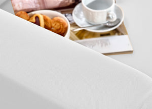 Copridivano Tinta Unita Elasticizzato Antimacchia Modello Sagomato Colore Bianco - Poltrona - Bianco