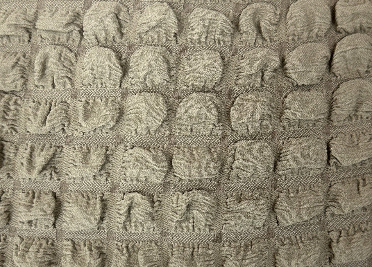 Copridivano Elasticizzato Arricciato Con Volants Tinta Unita Mod Luxory Tortora - 3 Posti - Tortora