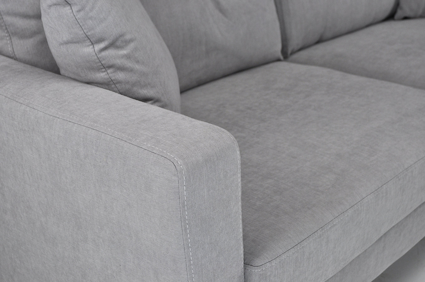 Divano 3 posti in tessuto vellutato grigio piedi in legno mod. Chloe DI-CH01FBC-PL