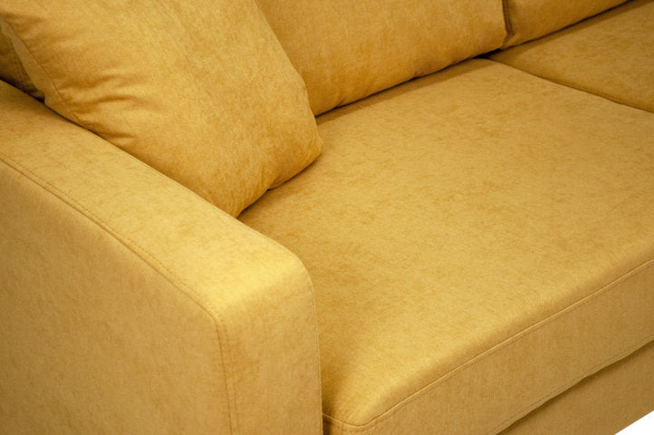 Divano 3 posti in tessuto vellutato giallo piedi in legno mod. Chloe DI-CH16FBC-PL