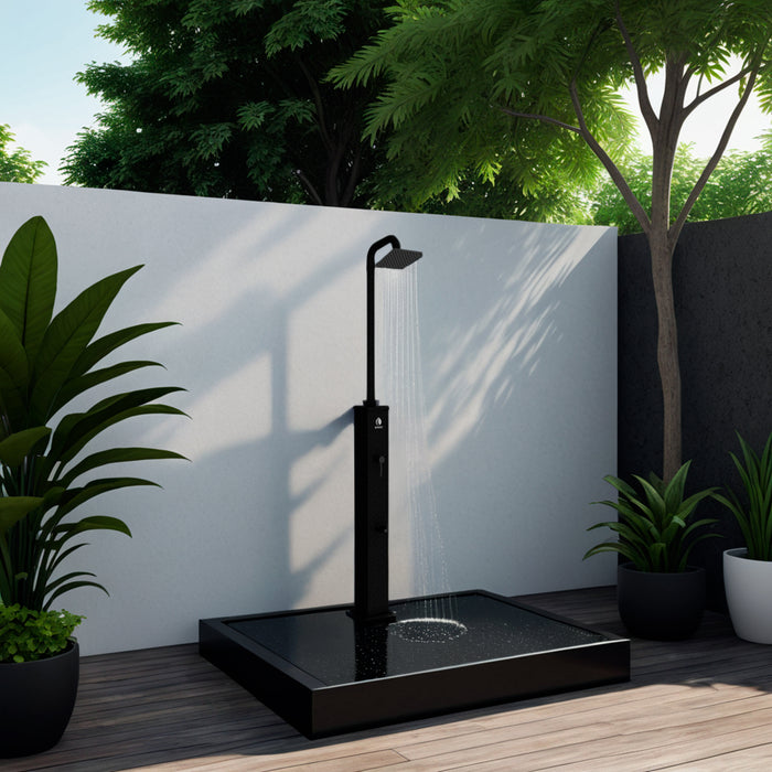 Sined Dino Doccia Solare Calda Da Esterno Con Base In Alluminio e Tubo In Acciaio Nero Serbatoio 26 Litri Soffione Quadrato In Abs Miscelatore Lavapiedi