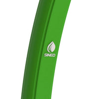 Sined Sole Doccia a Riscaldamento Solare Curva In Polietilene Hd Con Lavapiedi Verde Serbatoio 25 Litri Accessori In Metallo Nero