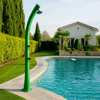 Sined Sole Doccia a Riscaldamento Solare Curva In Polietilene Hd Con Lavapiedi Verde Serbatoio 25 Litri Accessori In Metallo Nero