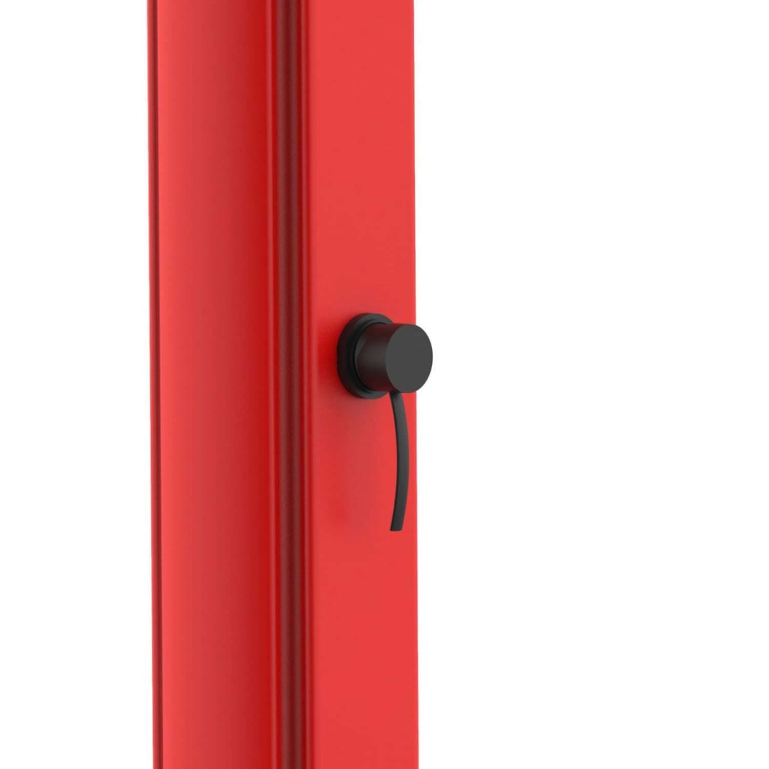 Sined Sole Xxl Doccia Solare Curva In Polietilene Con Lavapiedi Serbatoio Da 40 Lt Rossa Rubinetto Lavapiedi Accessori In Metallo Colore Nero