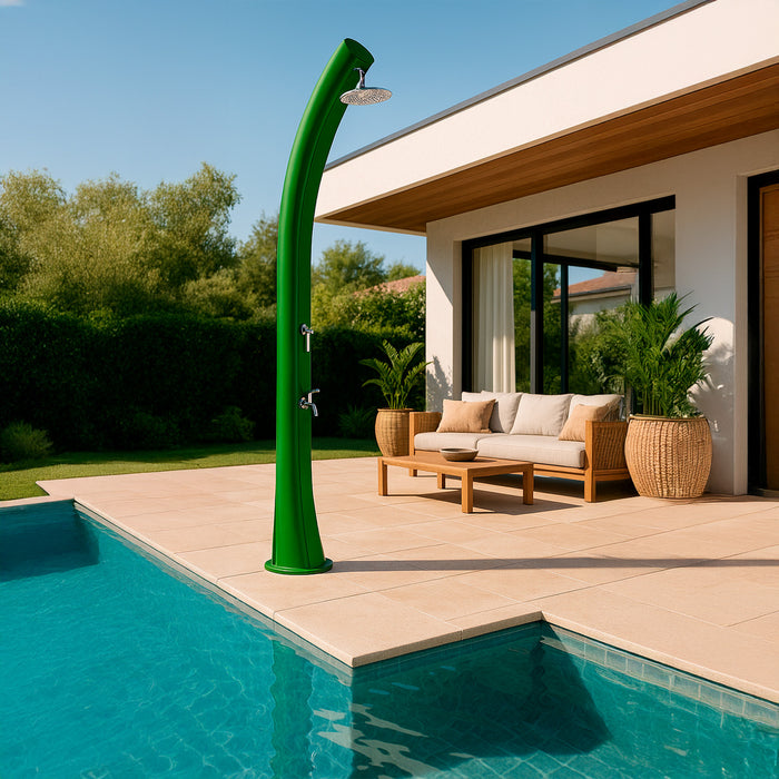 MPC Doccia Verde Acqua Calda Riscaldamento Solare in Polietilene HD Altezza 226 cm Serbatoio 40 Litri Soffione Rotondo Modello Rio XXL