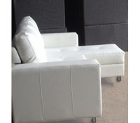 Divano 3 posti con pouf reversibile dx/sx in ecopelle bianco 205cm Sicorage Sufly