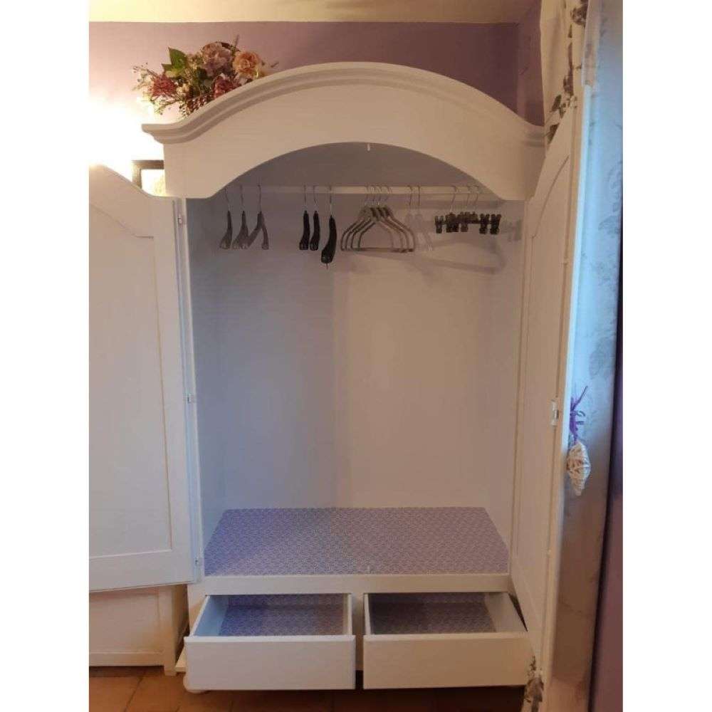 Armadio a cappello tondo appendiabiti con bastone e 2 ante 2 cassetti in legno massello e mdf con rifinitura in bianco 125x61x200 H