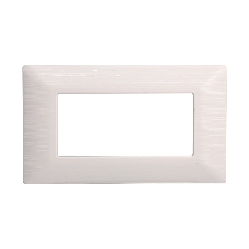 Placca Plastica Serie Solar 4P Colore Bianco Satinato Compatibile Con Bticino Matix