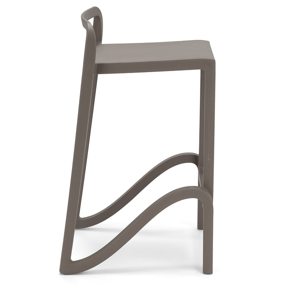 Set 6 sgabelli in polipropilene EOLO altezza seduta 65cm, impilabile, idrorepellente, resistente ai raggi UV, design moderno e innovativo, ideale per la cucina, la veranda o giardino colore Bianco