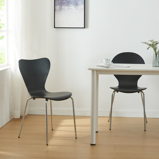 Set di 4 Sedie da Sala Essunga Impilabili - Nero / Cromato [en.casa]