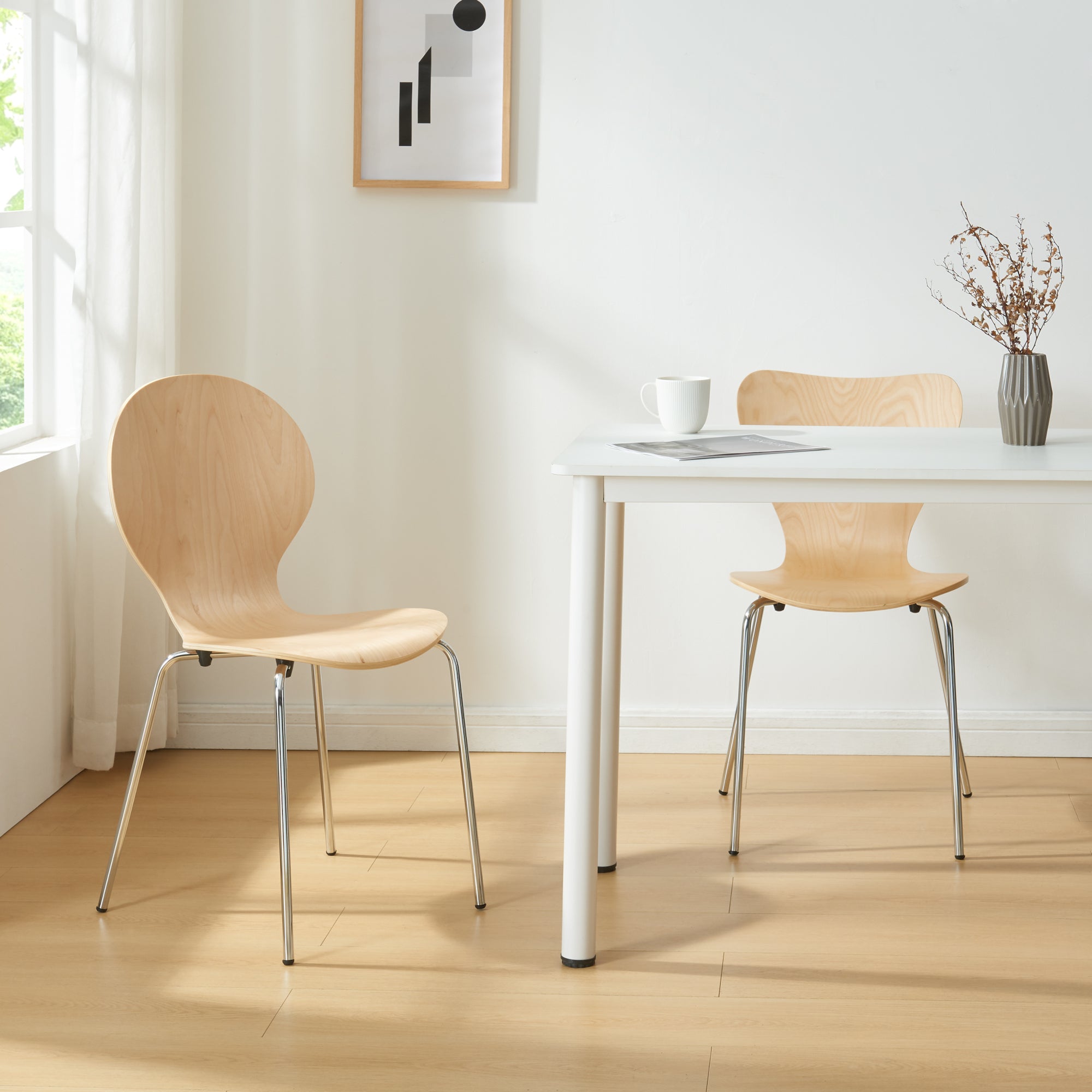 Set di 4 Sedie da Sala ETNE Impilabili - Legno Naturale / Cromato [en.casa]