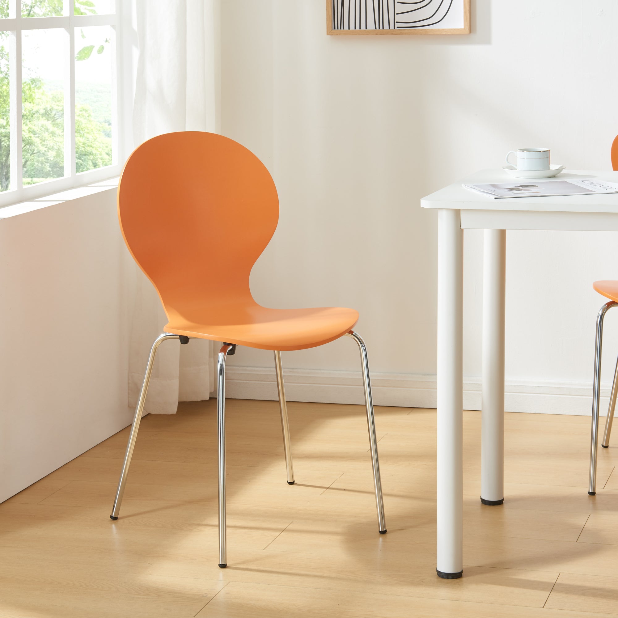 Set di 4 Sedie da Sala ETNE Impilabili - Arancione / Cromato [en.casa]