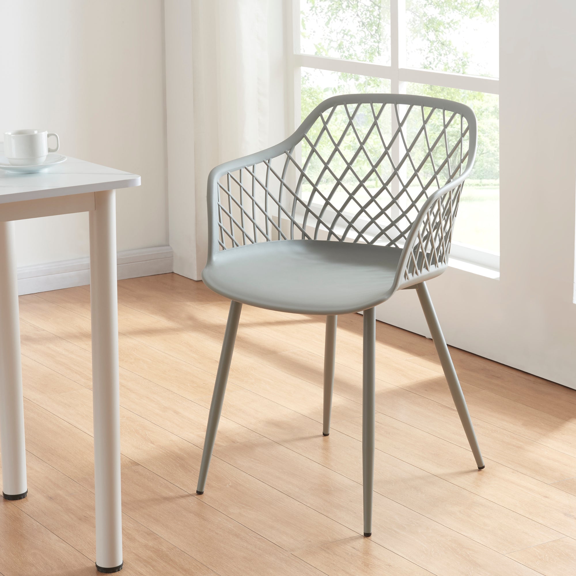 Set Kangasniemi di 2 Sedie da Sala Schienale a Rete - Grigio chiaro [en.casa]