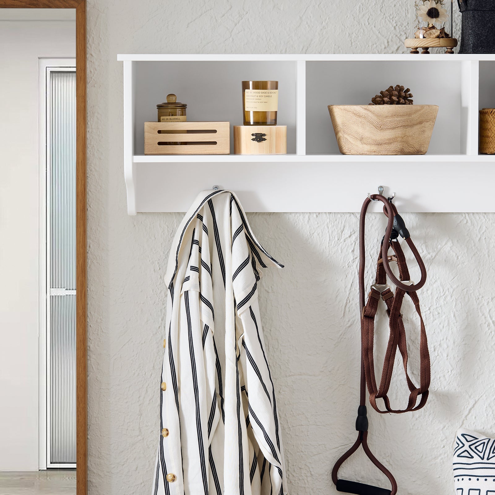 Appendiabiti da parete Appendiabiti da ingresso Mensola pensile con 3 scomparti e 3 ganci Bianco 100x20x30cm FHK35-W