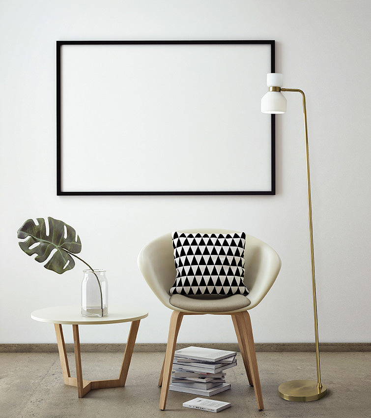 FIFTY LAMPADA DA TERRA STRUTTURA OTTONE VETRO BIANCO OPALE ATTACCO E14