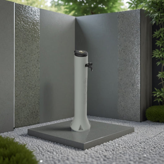 Sined Tritone Fontanella Da Giardino In Hdpe Con Gancio Portagomma h 100 Cm Tortora