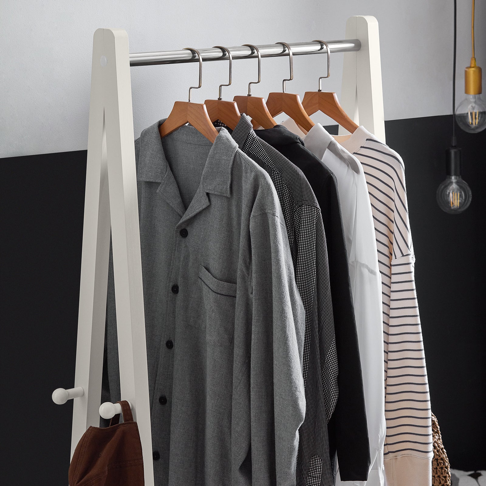 SoBuy guardaroba, appendiabiti con due ripiani colore: bianco FRG59-W,IT