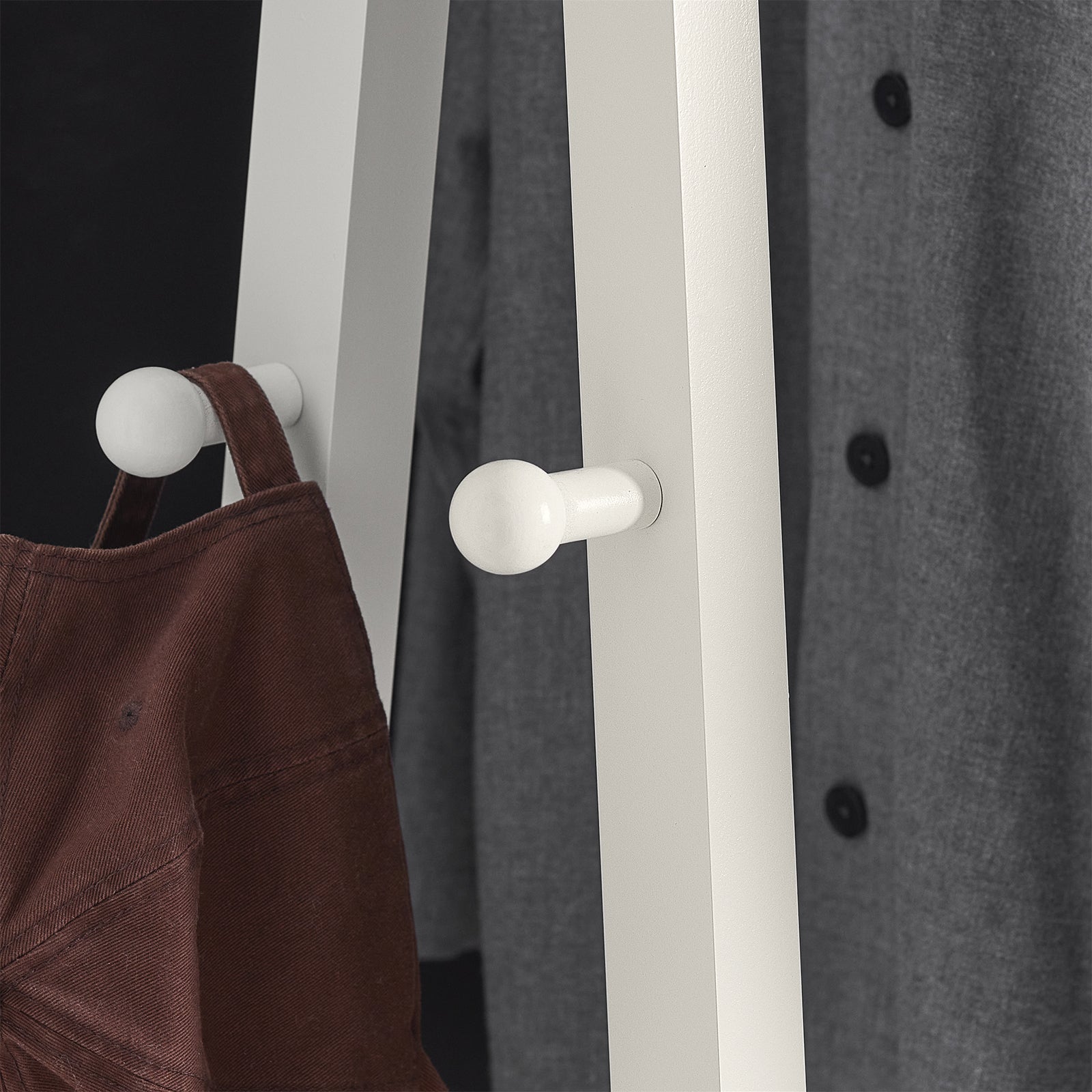 SoBuy guardaroba, appendiabiti con due ripiani colore: bianco FRG59-W,IT