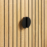 SoBuy mobile cucina salvaspazio, mobiletto cucina – credenza cucina e madia soggiorno con vano microonde Ø6cm, 2 cassetti, anta a lamelle, ripiano regolabile, gambe in metallo, 107×40×85 cm FSB103-N