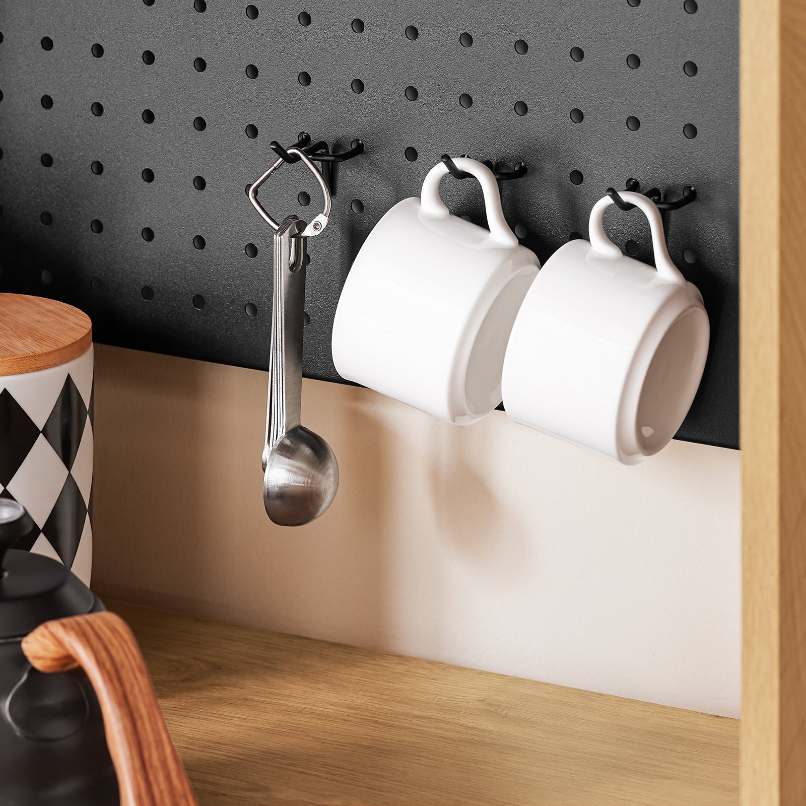 SoBuy Credenza alta da cucina con pegboard Ripiano per microonde e ampio spazio contenitivo Mobile multiuso vintage Naturale 60x40x170 cm FSB98-N