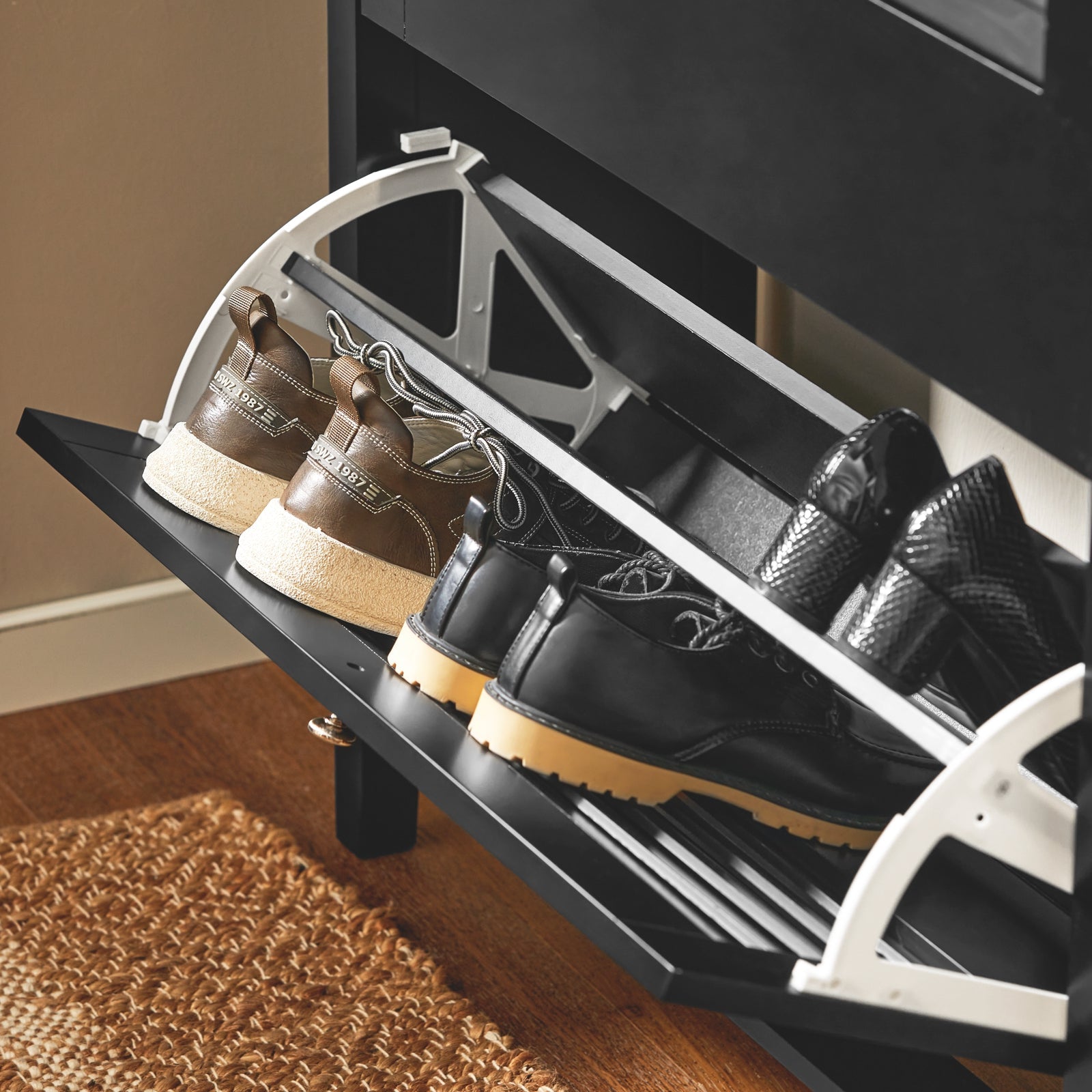 SoBuy Scarpiera con 2 ante e 4 ripiani, con scomparto aggiuntivo per scarpe Scarpiera portascarpe Nero 80x25x108cm FSR152-SCH