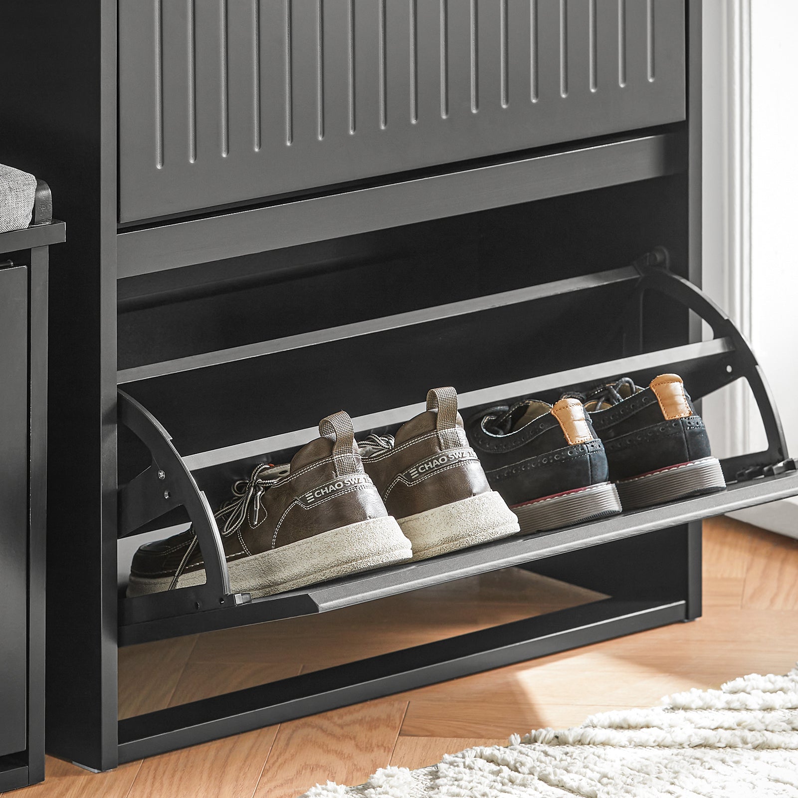 Scarpiera Con 2 Ribalte E 4 Ripiani Scarpiera Con Scomparto Aggiuntivo Portascarpe Salvaspazio Nero 61x26x81cm FSR165-K-SCH